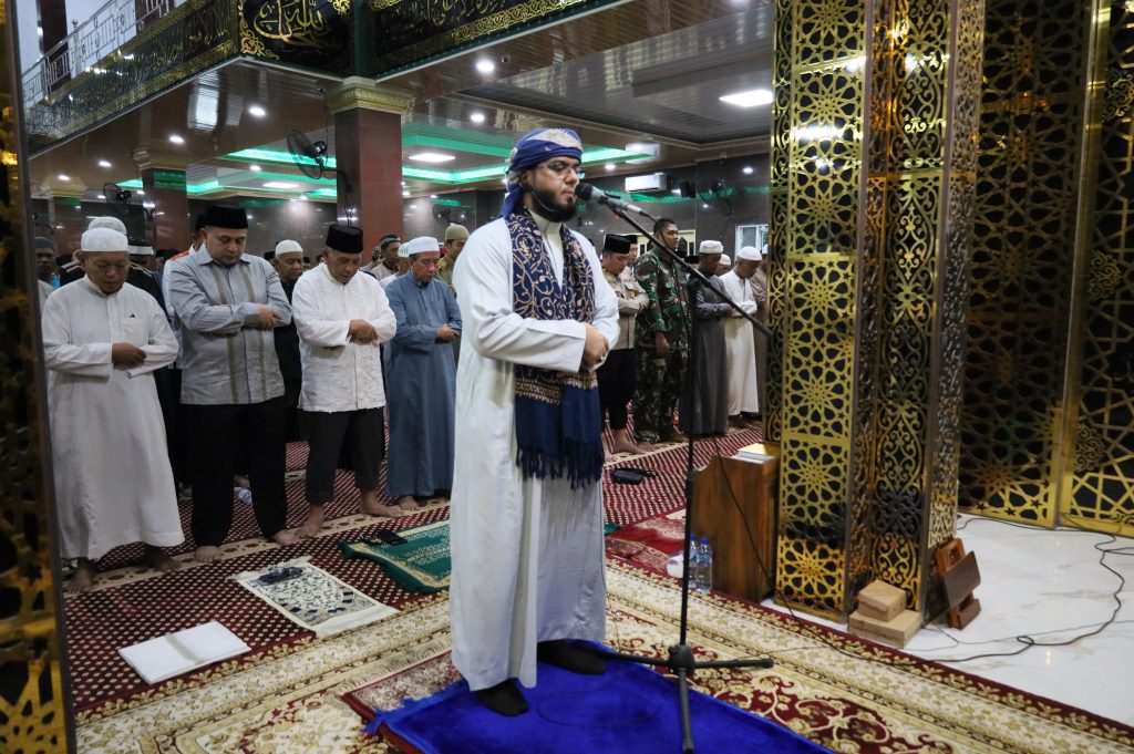 Buka Puasa Bersama di Parangloe, Munafri Arifuddin Perkenalkan Imam Asal Yaman yang Mendampingi Bersafari Ramadan