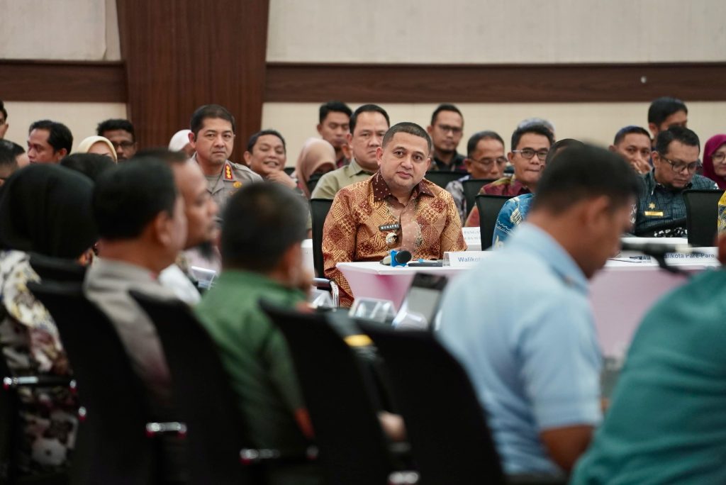 Ikuti High Level Meeting TPID se-Sulsel, Wali Kota Makassar Tekankan Pentingnya Kolaborasi Lintas Wilayah untuk Memperlancar Distribusi