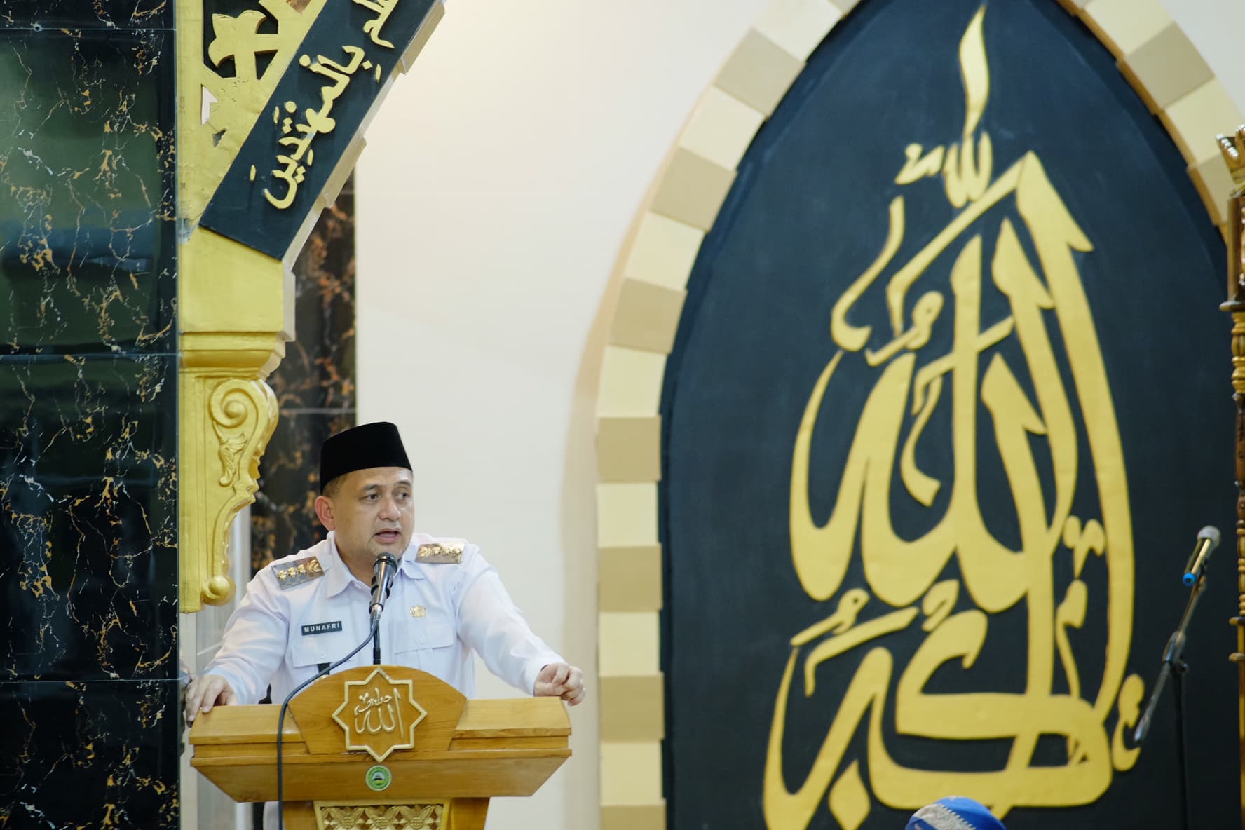 Salat Tarawih Bersama Warga Manggala, Munafri Arifuddin Minta Doakan Makassar Jadi Kota Penuh Keberkahan