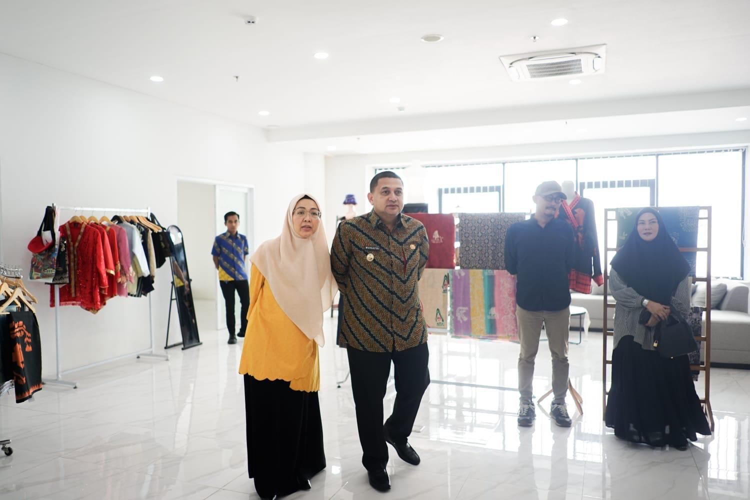 Tinjau Kantor TP PKK, Wali Kota Makassar Ingin Pastikan Fasilitas Mendukung Program Pemberdayaan