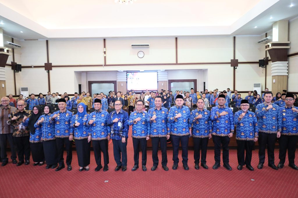 Bersama Gubernur dan Ketua DPRD Sulsel, Wali Kota Makassar Hadiri Pengukuhan Kepala OJK Sulselbar