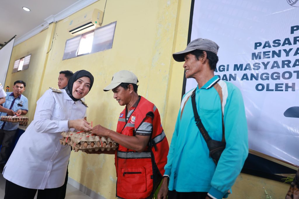 Gereja Toraja Jemaat Sudiang Salurkan Paket Pasar Murah, Wawali Makassar Sebut Memperkuat Kebersamaan dan Menjaga Harmoni