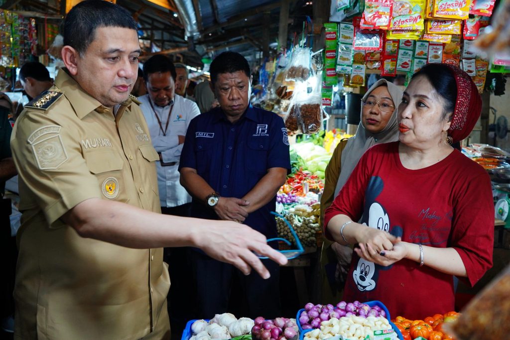 Ingin Pastikan Harga Pangan Stabil Jelang Idul Fitri, Wali Kota Makassar Tinjau Pasar Tradisional dan Ritel Modern