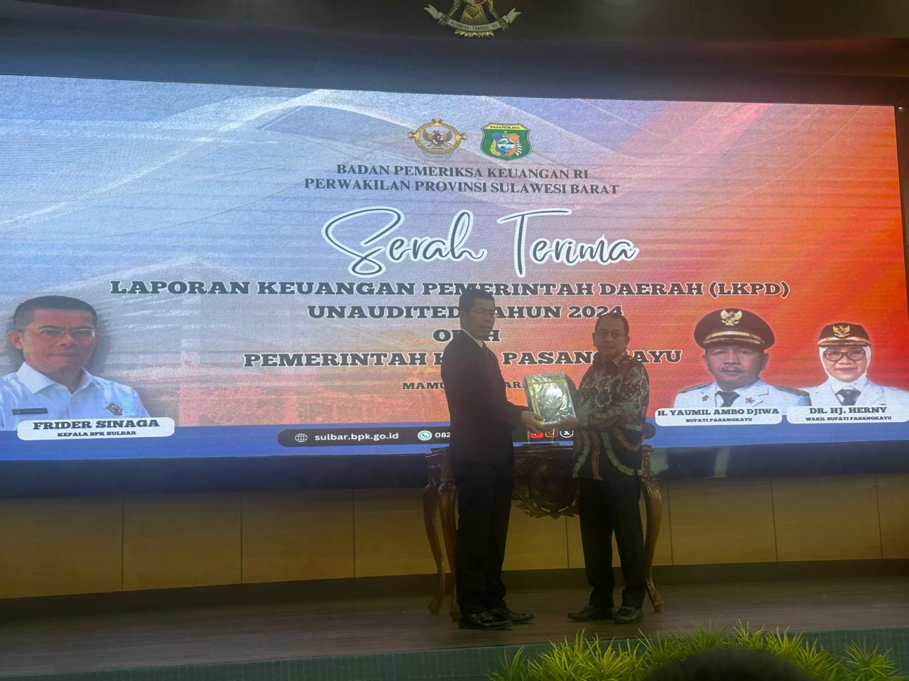 Bupati Pasangkayu Serahkan Laporan Keuangan Tahun 2024 ke BPK