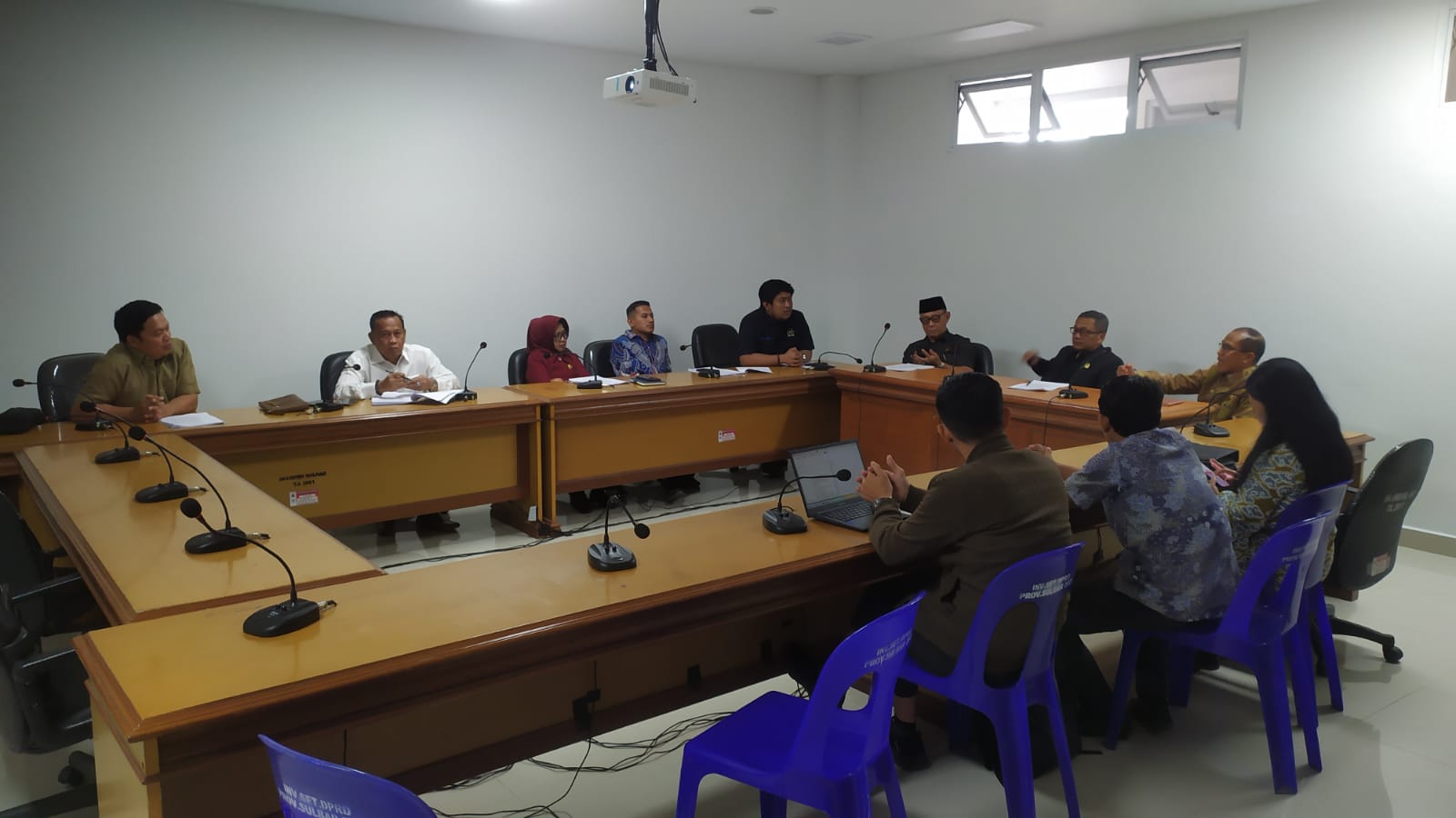 Irwan Pababari Pimpin Pansus Ranperda Tentang Penyelenggaraan Perpustakaan