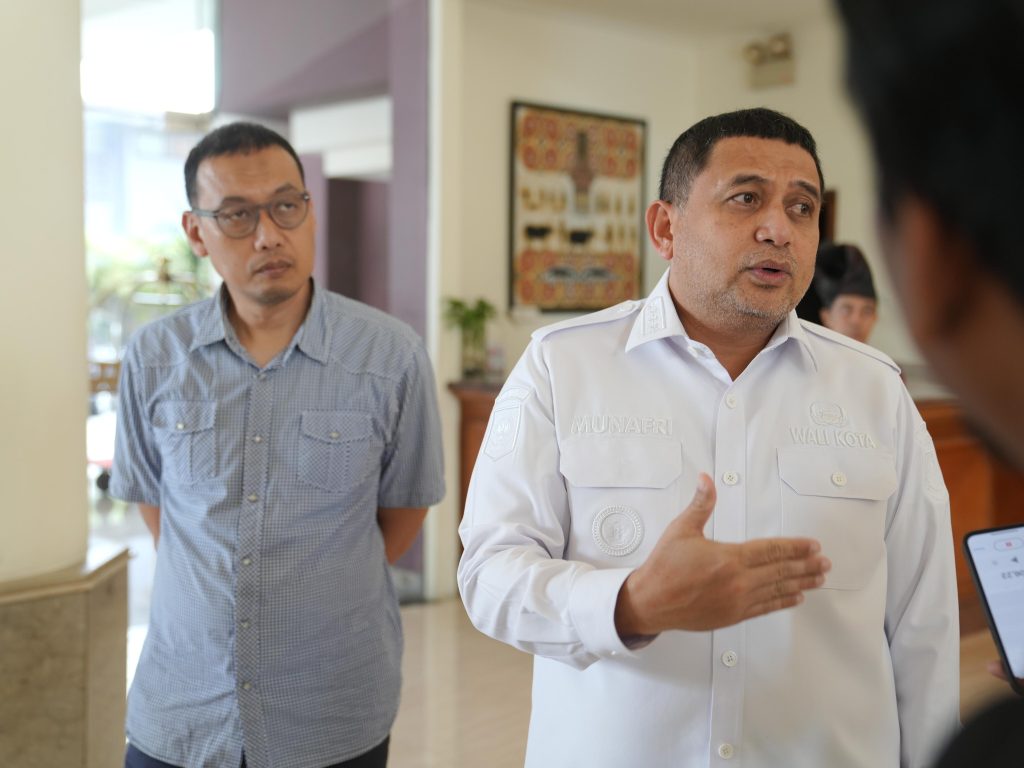 Menuju 100 Hari, Munafri-Aliyah Berikan Tukin Hingga Rp2,5 Juta Bagi Nakes dan Guru di Pulau