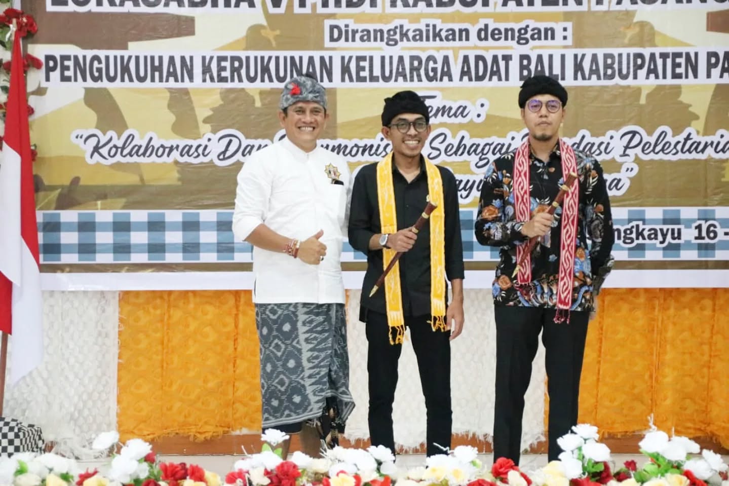 Pimpinan DPRD Pasangkayu Hadiri Kegiatan Lokasaba ke-5 PHDI dan Pengukuhan Kerukunan Keluarga Adat Bali