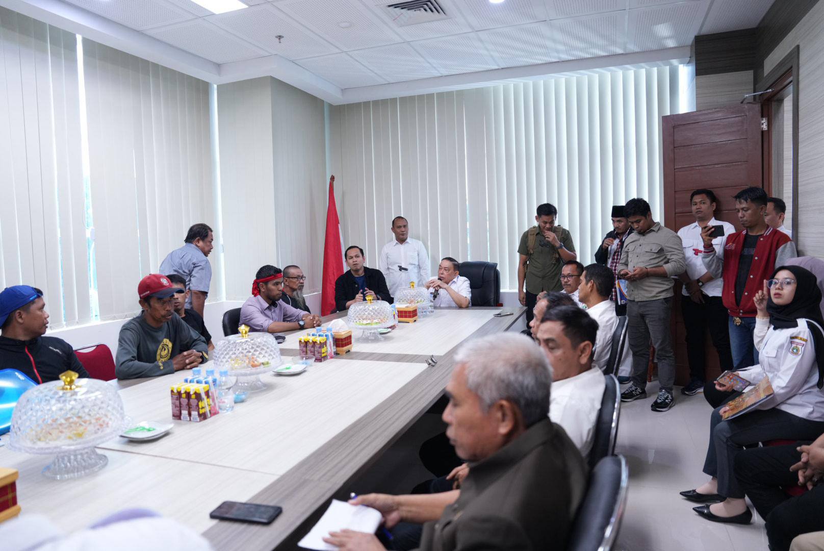 Penolakan Tambang Pasir Jadi Atensi Wagub Sulbar, Akan Mengevaluasi dan Turun Langsung ke Lokasi 