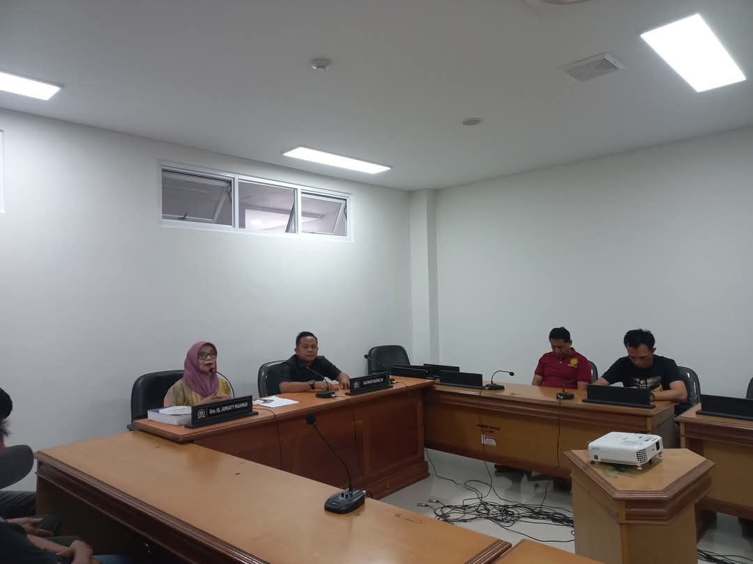 Komisi II DPRD Sulbar Gelar RDP dengan Mahasiswa dan Warga Desa Lebani, Terkait Penggunaan Jalan Umum oleh Perusahaan Tambang