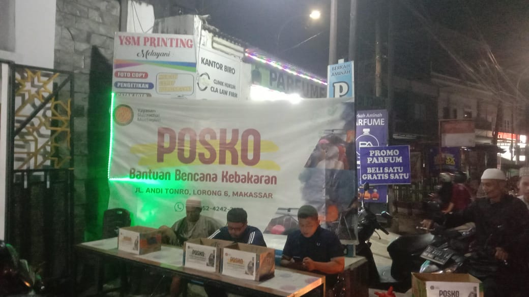 Bukti Kepedulian, Plt Dirut PDAM Hamzah Ahmad Distribusikan Air Bersih Pasca Kebakaran di Pabaeng-baeng