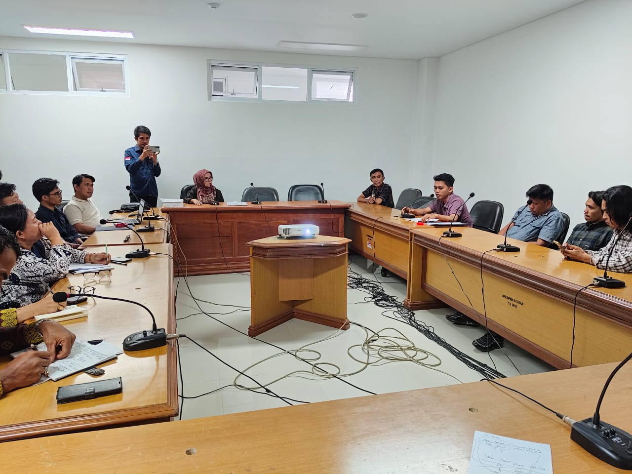 Komisi II DPRD Sulbar Hadirkan PT MUL dan Dinas Perkebunan, Bahas Dugaan Pelanggaran Perusahaan Sawit di Desa Leling Mamuju