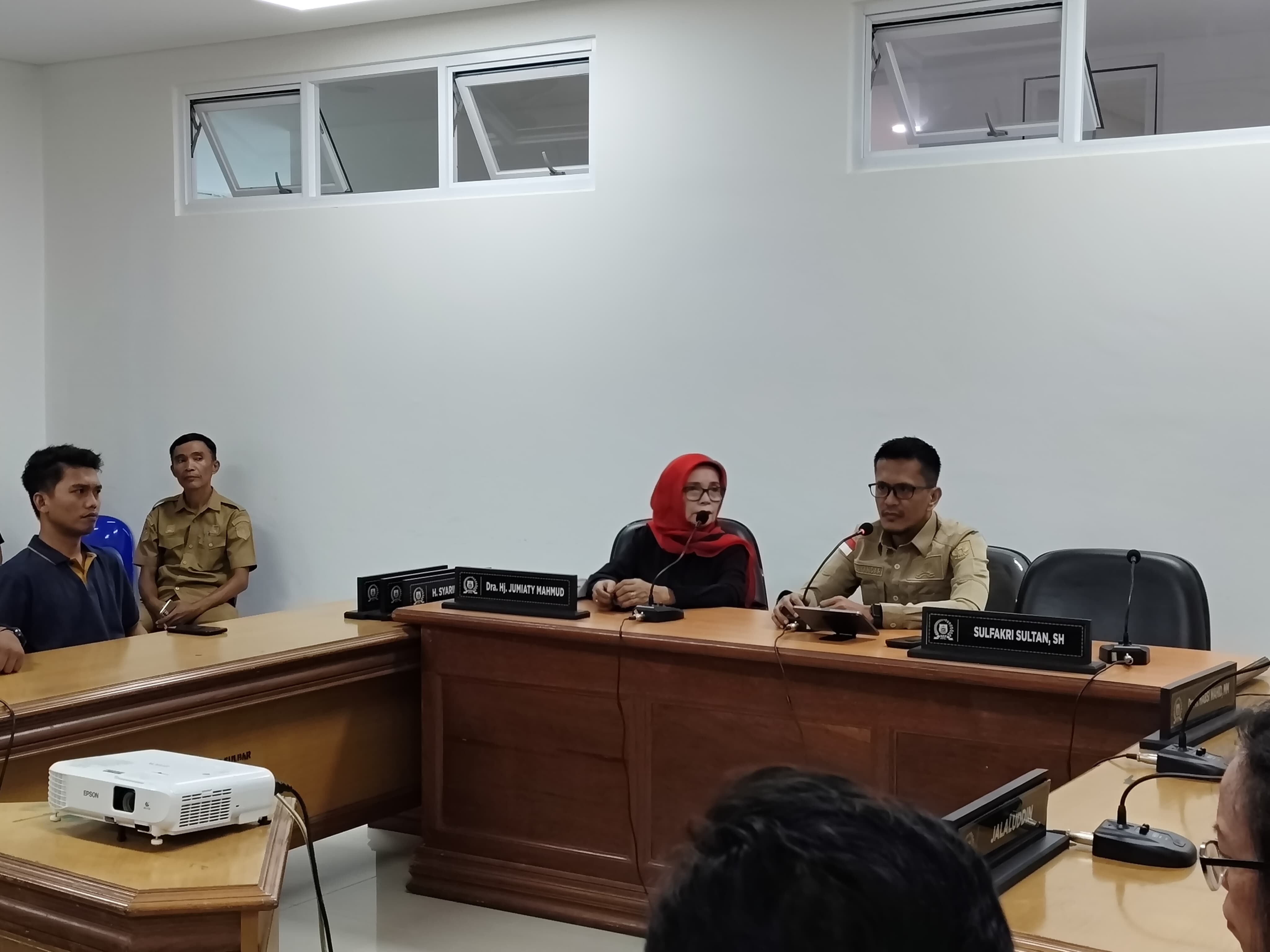 Munandar dan Jumiaty Mahmud Terima Aduan Terkait Dugaan Pelanggaran Perusahaan Sawit di Desa Leling Mamuju