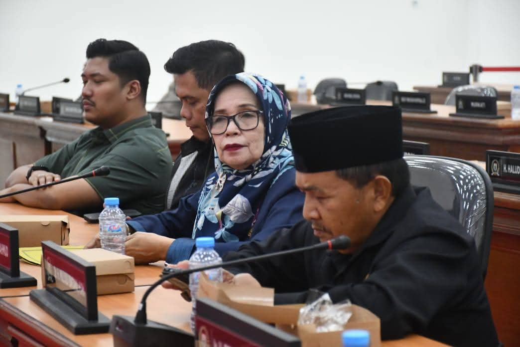 Anggota Dewan Jumiaty Mahmud Hadiri Rapat Paripurna Penjelasan Gubernur Terhadap Ranperda RPJMD