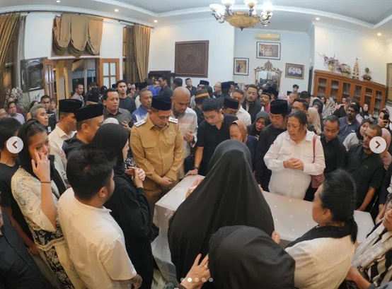 Melayat di Rumah Duka Almarhum Jusuf Manggabarani, Munafri: Kami Haturkan Doa dan Hormat Setinggi-tingginya