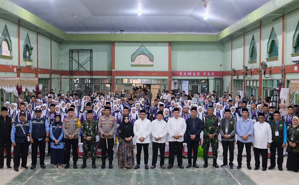 Wawali Hermanto Lepas 127 Jamaah Calon Haji Parepare, Pesan Jaga Kesehatan dan Ibadah Mabrur 