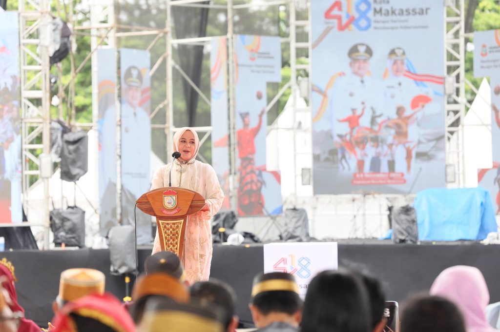 Sinergi Pembangunan, Pemprov Sulsel Serahkan Bantuan saat Momen HUT Makassar ke-418