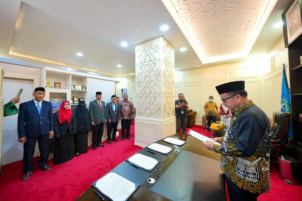 Sekda Sulsel Lantik Empat Pejabat Fungsional Ahli Utama, Dua Dokter Spesialis