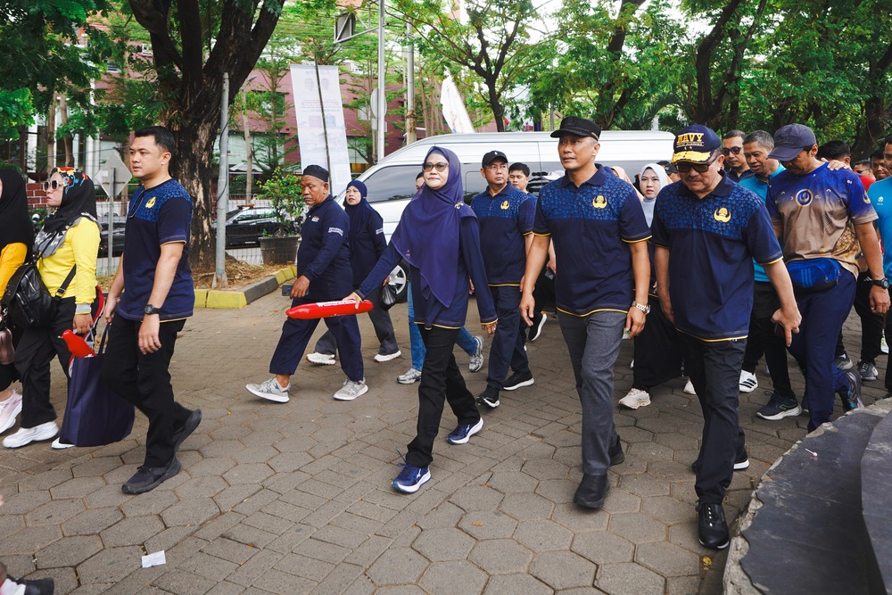 Sekda Sulsel Dampingi Ketum KORPRI di Jalan Sehat HUT KORPRI dan HUT Makassar