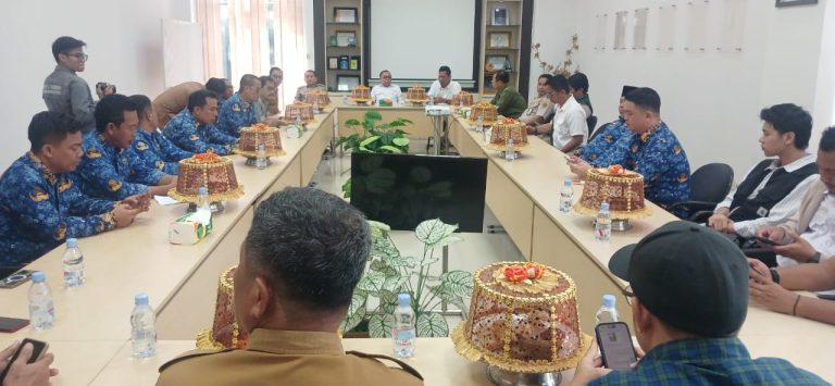 Agus Ambo Djiwa Bersama Bupati Pasangkayu Hadiri Rapat Optimalisasi PAD dengan Perusahaan Sawit