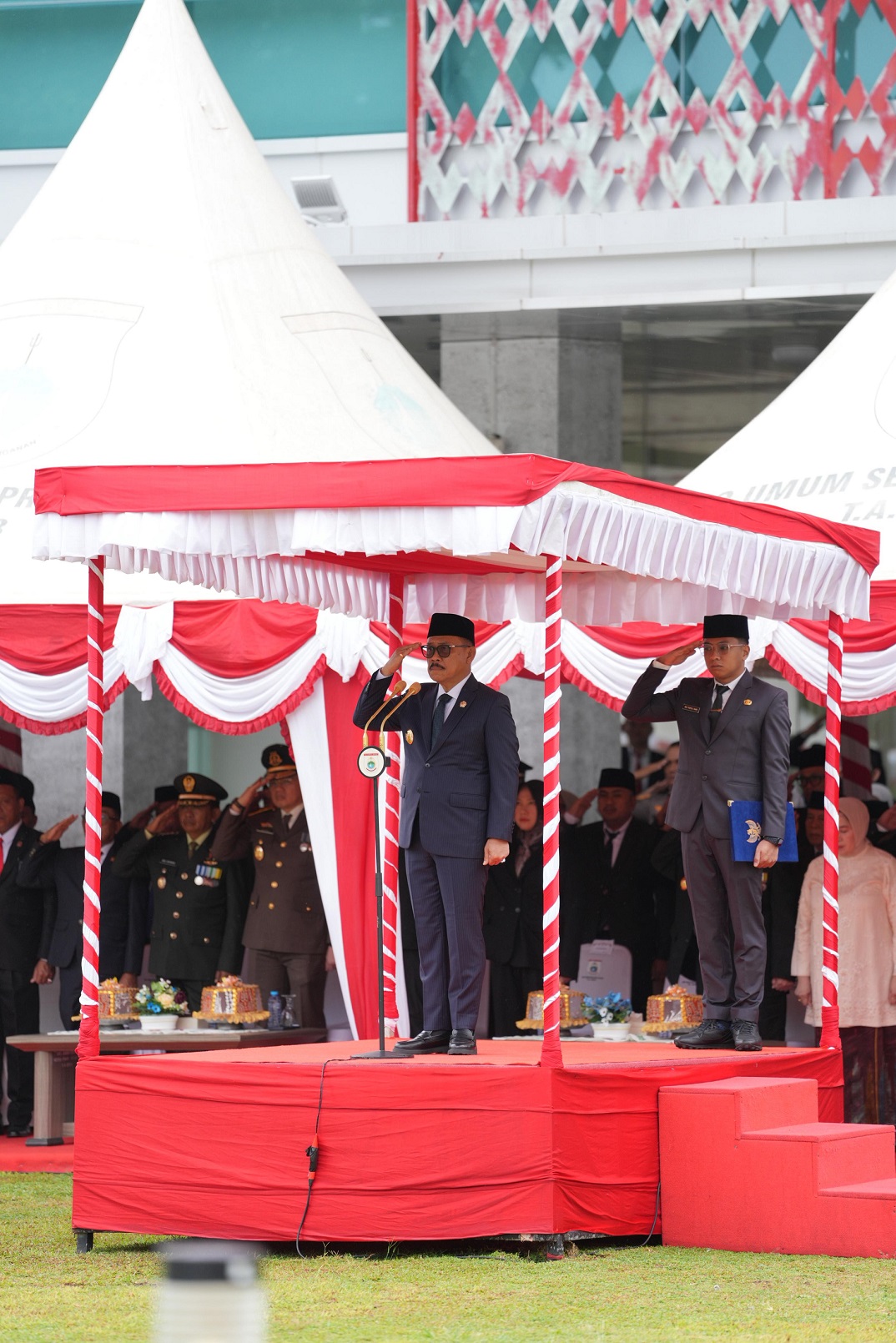 Peringatan Serentak Hari Pahlawan, Gubernur Sulbar Sampaikan Amanat Mensos RI