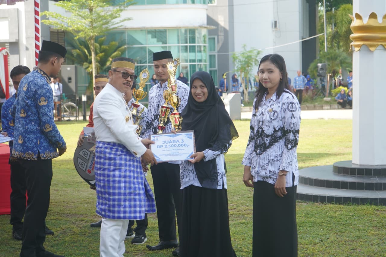 Hadapi Teknologi dan Tekanan, Gubernur Suhardi Duka Ingatkan Peran Guru Tak Tergantikan