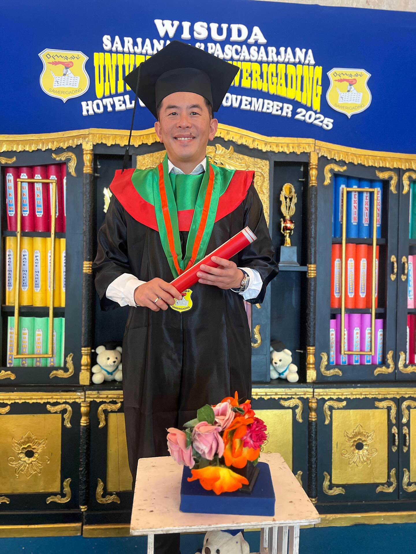 Wisuda Sarjana Hukum, Anggota DPRD Mamuju Febrianto Banjir Ucapan Selamat