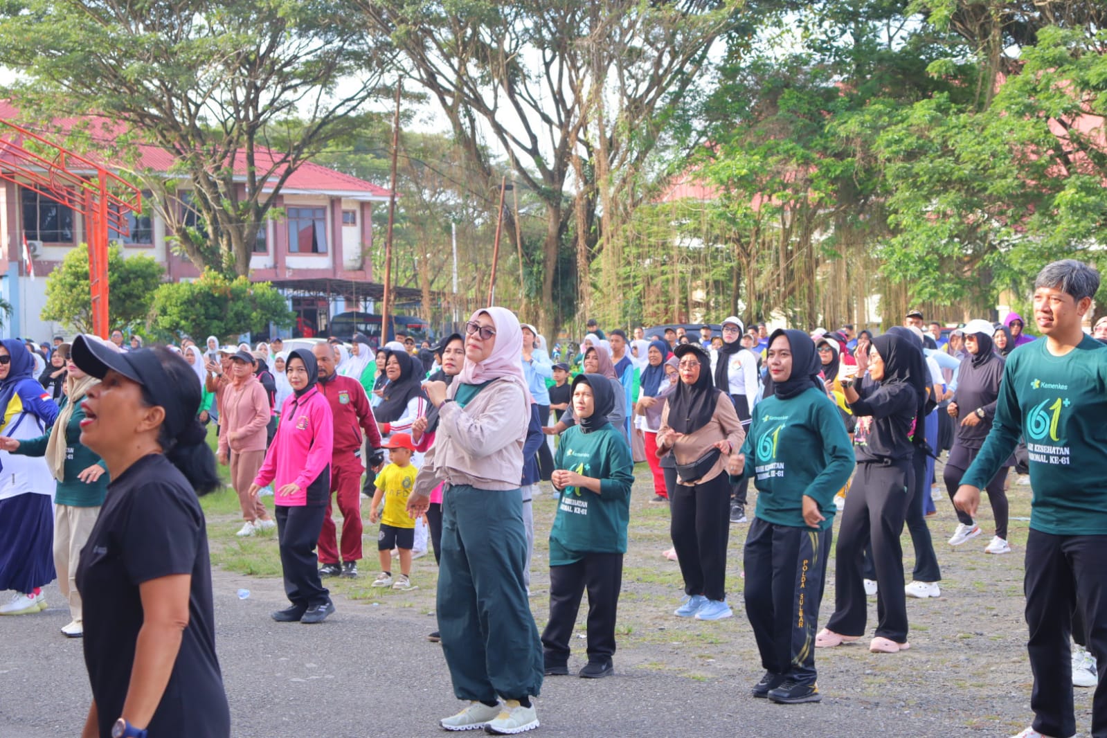 Buka Senam Sehat HKN ke-61 di Pasangkayu, Wabup Herny Agus Sebut Kesehatan Investasi Jangka Panjang