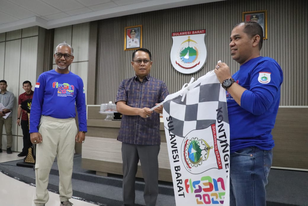 Sekprov Sulbar Lepas Kontingen FLS2N ke Tingkat Nasional di IKJ