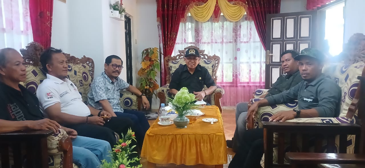 Terima Aspirasi Kades Kaluku Nangka Pasangkayu, Agus Ambo Djiwa Berkomitmen Perjuangkan di Tingkat Nasional