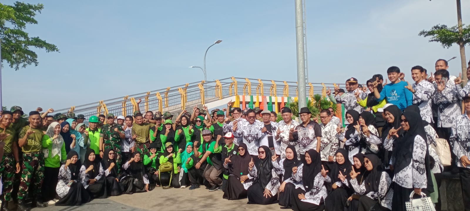 Sukses Hari Menanam Pohon Indonesia di Parepare, Kolaborasi Kuat Pemkot, Brigif 11, PGRI dan FKH Hijaukan Pesisir Cempae