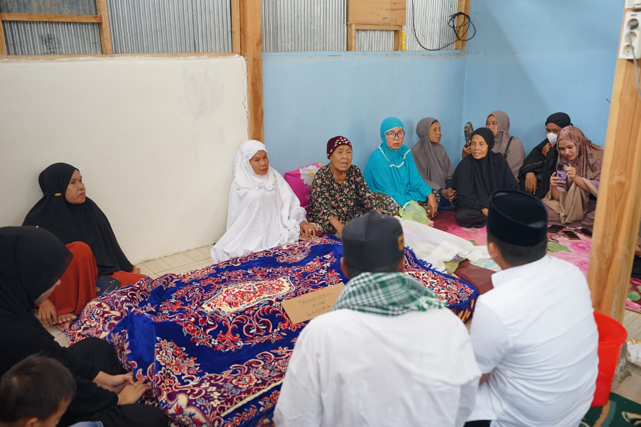 Wali Kota Tasming Hamid Tunjukkan Kepedulian, Melayat ke Rumah Warga yang Berduka di Lauleng