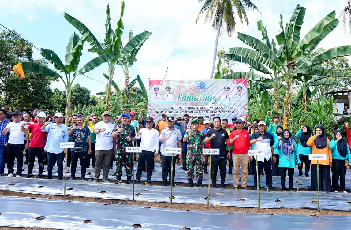 Launching Kebun MBG Terintegrasi di Bone, Gubernur Sulsel Wajibkan SPPG Serap Pangan Lokal