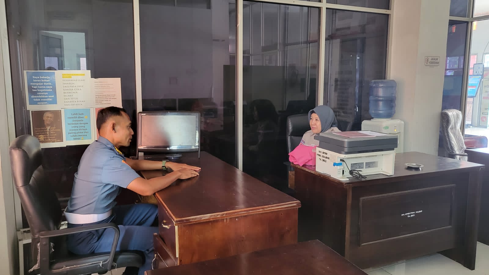 Lanal Mamuju Minta Dukungan Air Bersih dari Mobil Tangki BPBD Sulbar, Untuk Kebutuhan Operasional Kantor 