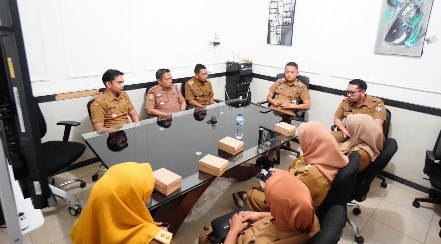 Camat-Sekcam Ujung Tanah Pimpin Rakor Perdana Bersama Para Lurah yang Baru Dilantik