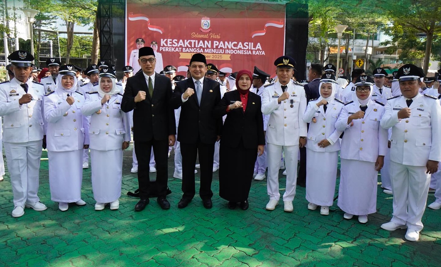 Camat Ujung Tanah Bersama Seluruh Lurah Menghadiri Upacara Hari Kesaktian Pancasila di Balaikota