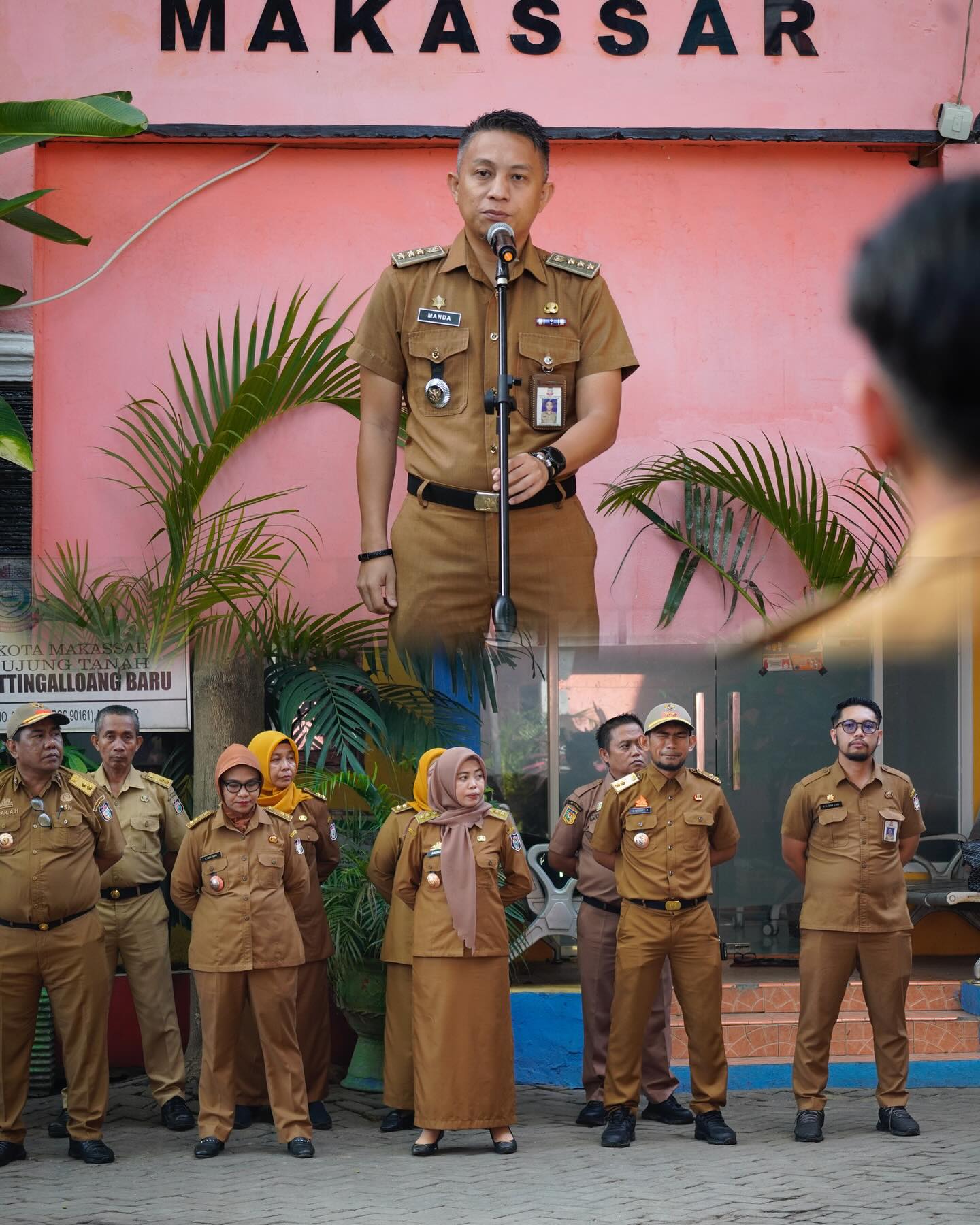 Camat Ujung Tanah Pimpin Apel Pagi, Mempertahankan Kedisiplinan dan Kesiapan Pegawai