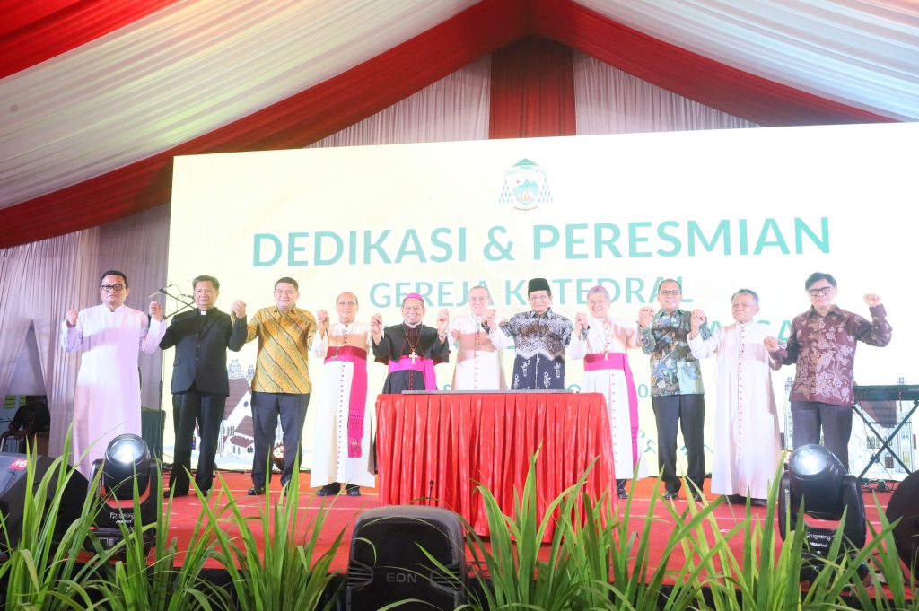 Peresmian Gereja Katedral Makassar, Munafri Gaungkan Moderasi Beragama di Hadapan Menteri Agama dan Keuskupan 