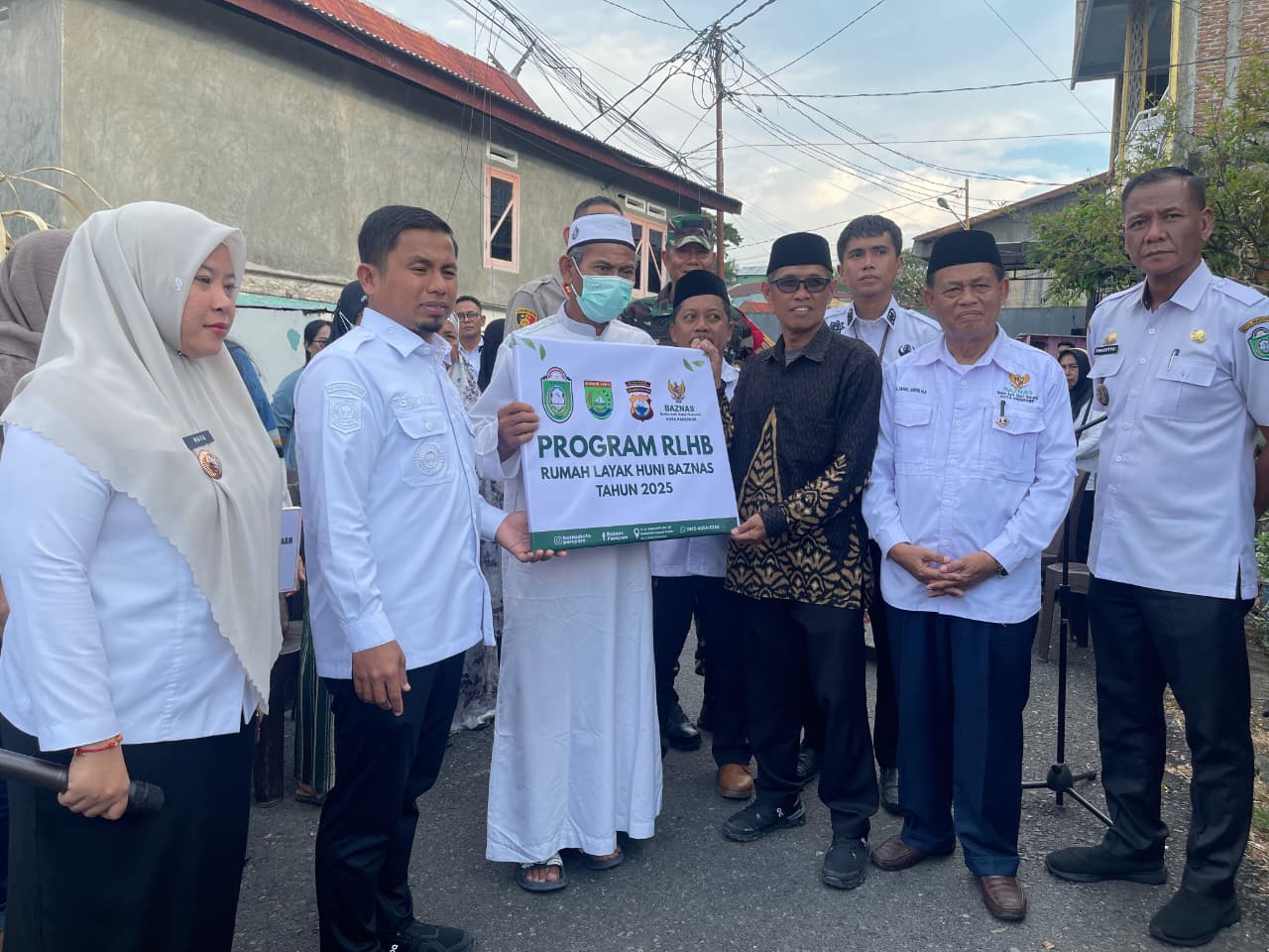 Wali Kota Parepare Serahkan Bantuan Korban Kebakaran di Menara Kelurahan Watang Soreang
