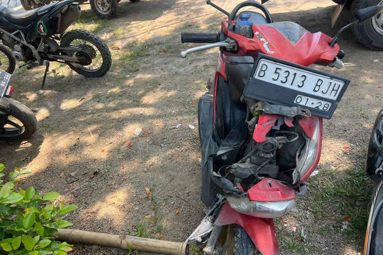 Motornya Tabrak Tiang Listrik Lalu Jatuh ke Parit, Mahasiswi Keperawatan Tewas di Lokasi Kejadian
