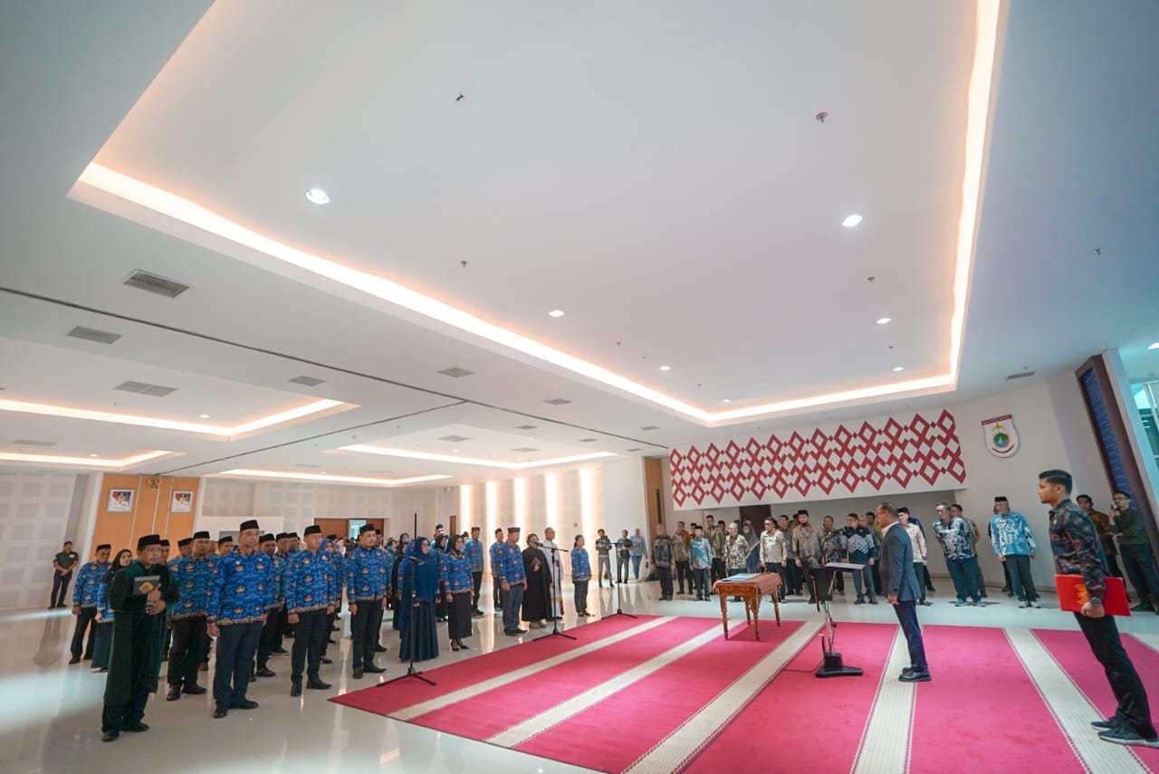 Lakukan Penyegaran Birokrasi, Gubernur Sulbar Lantik 39 Pejabat Administrator dan Fungsional