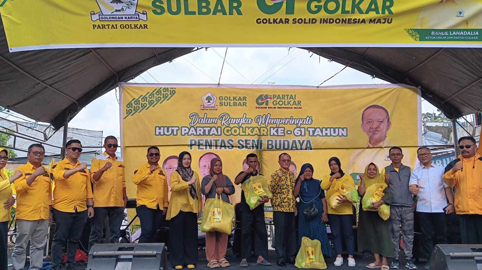 HUT Golkar ke 61 Tahun, DPD Golkar Sulbar Gelar Pasar Murah, Cek Kesehatan Gratis dan Donor Darah