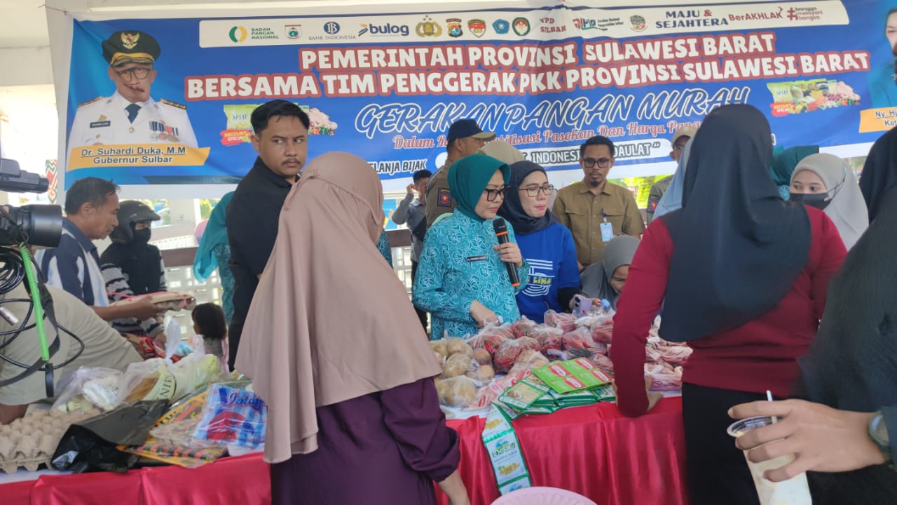 Berkolaborasi Komunitas S5 dan Dinas Ketapang, PKK Gelar Pameran UMKM Hypermart dan GPM
