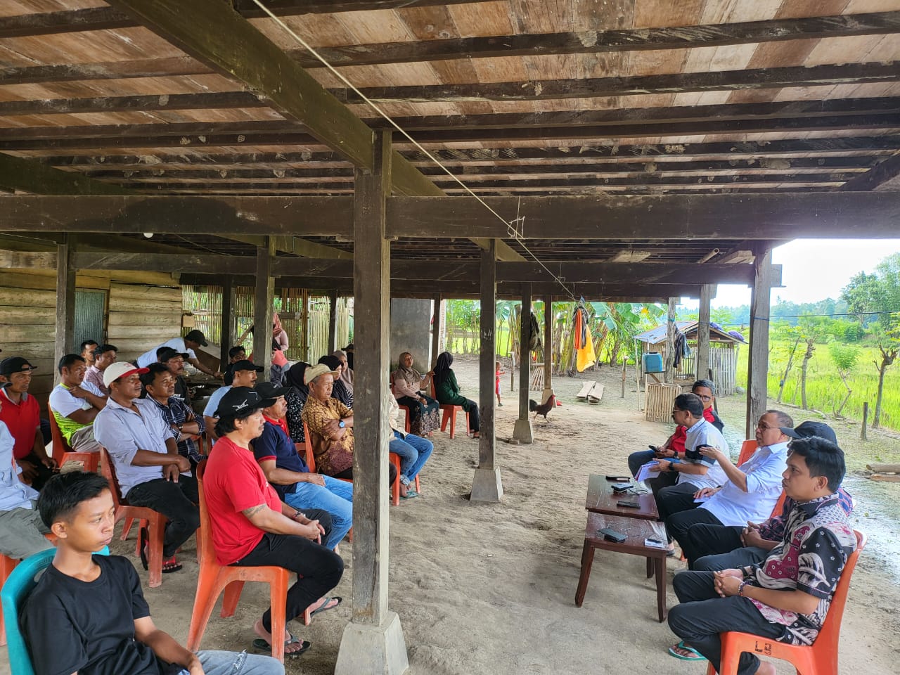 Didampingi Wakil Ketua DPRD Sulbar, Reses Anggota DPR Agus Ambo Djiwa Berlanjut di Desa Ugibaru Polman