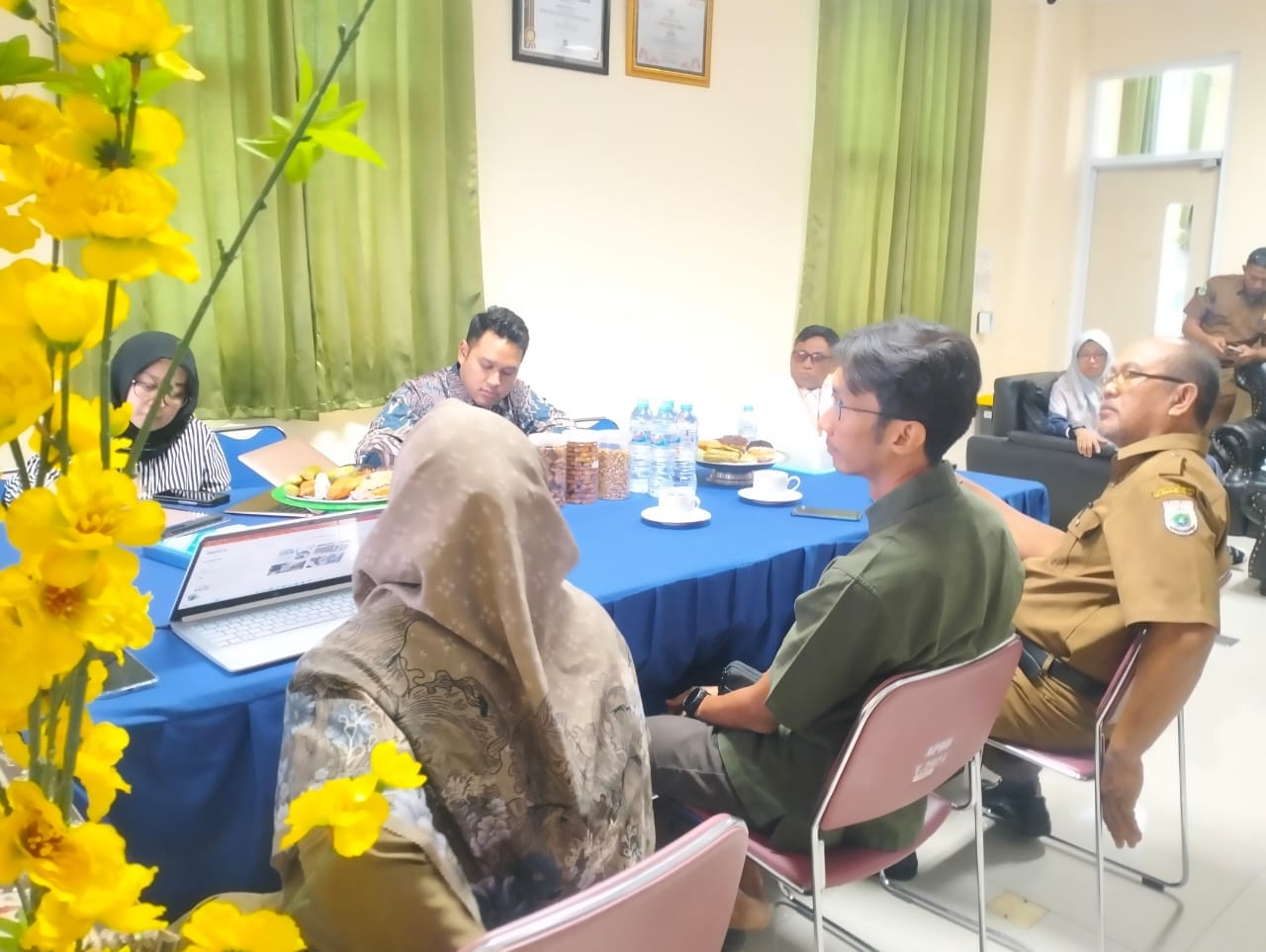 RSUD Sulbar Terima Tim Monitoring dan Visitasi Program Pengampuan Layanan Uronefrologi dari RSUP Dr Sarjito