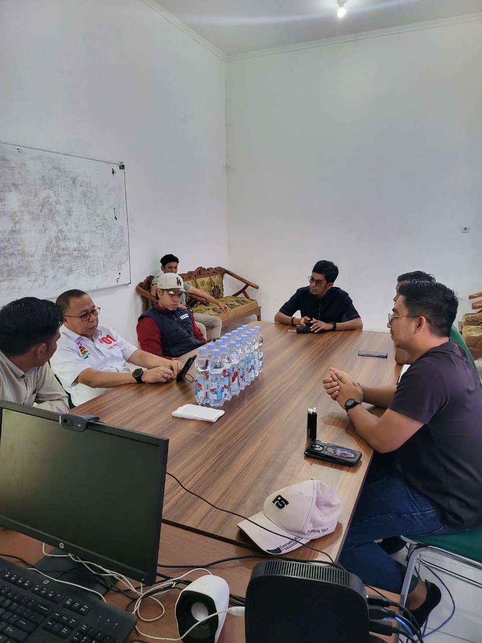 Tindaklanjuti Aduan Warga Soal Pencemaran Limbah di Baras, Agus Ambo Djiwa Langsung Datangi PT PSL