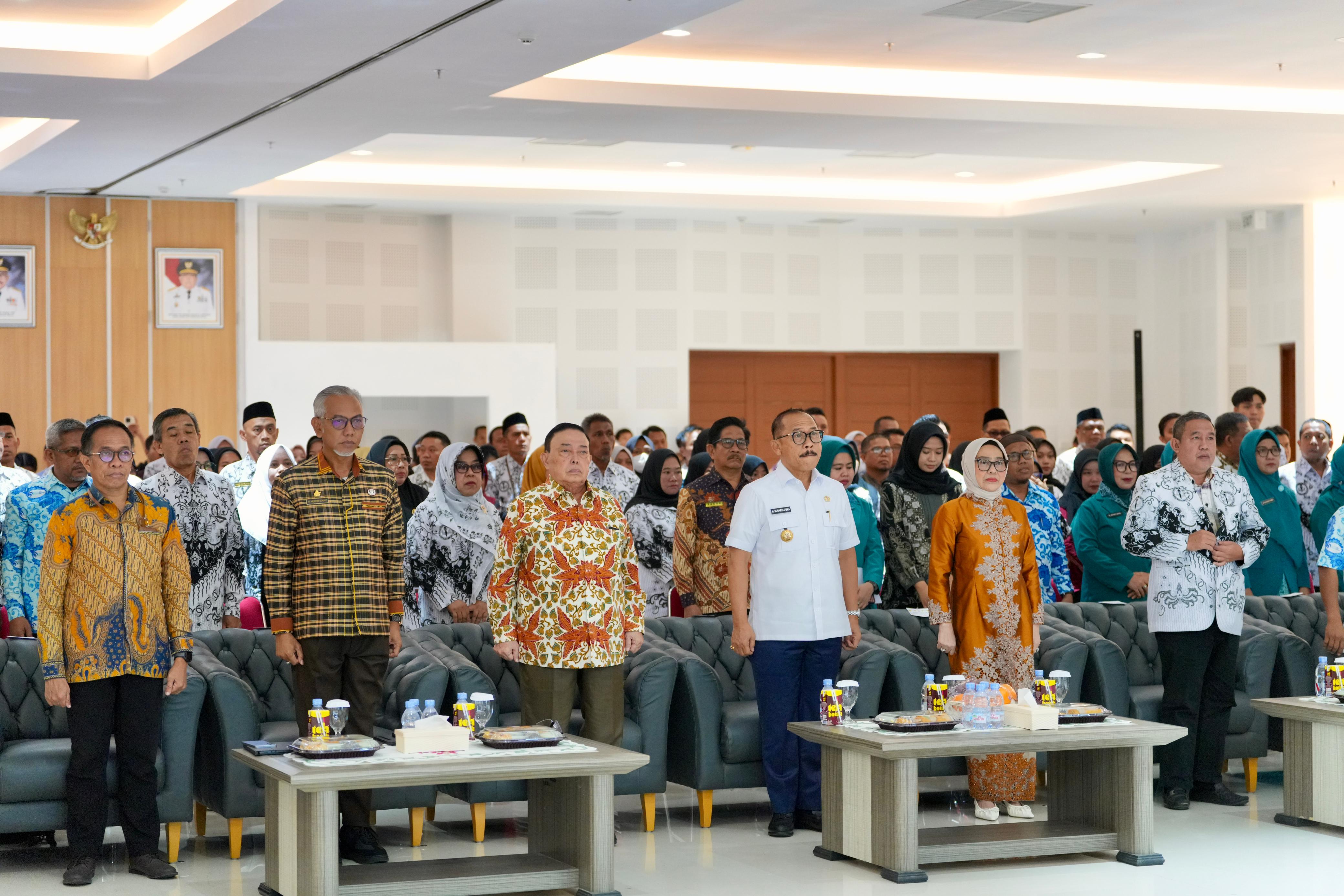 Guru Adalah Ujung Tombak: Gubernur Sulbar Tekankan Pendidikan Berkarakter untuk Lawan Ketertinggalan