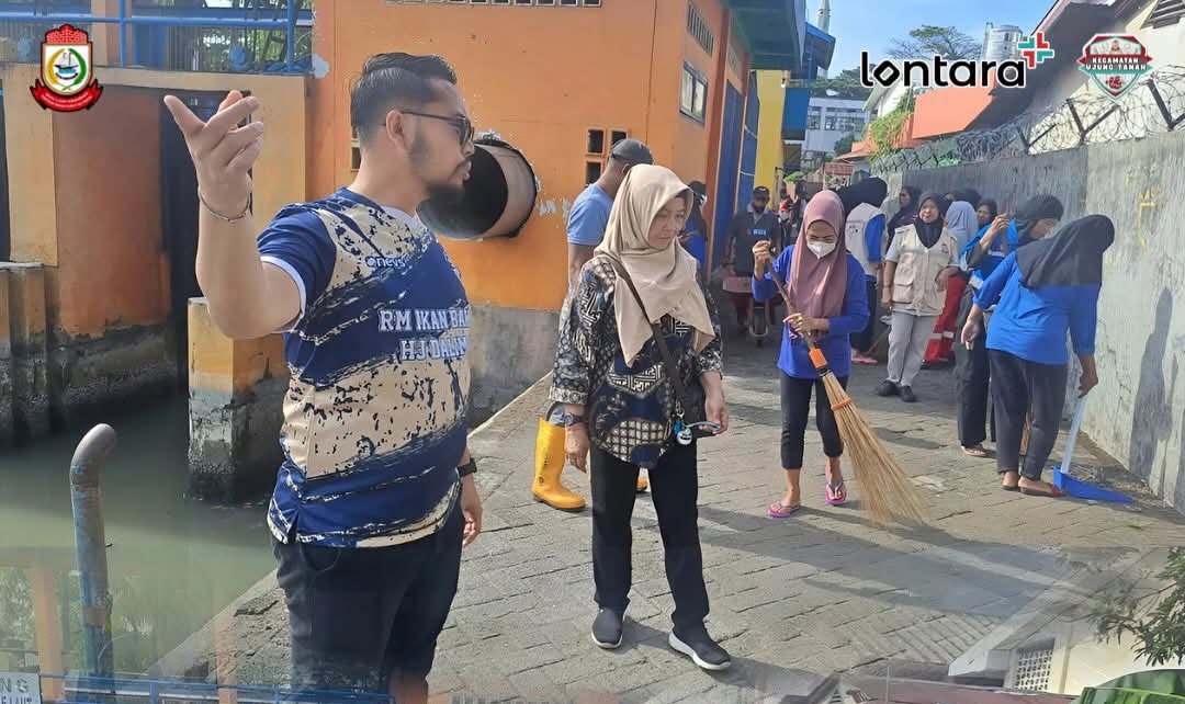 Sekcam Ujung Tanah Bersama Lurah Gusung Pimpin Jumat Bersih di Kanal Pannampu