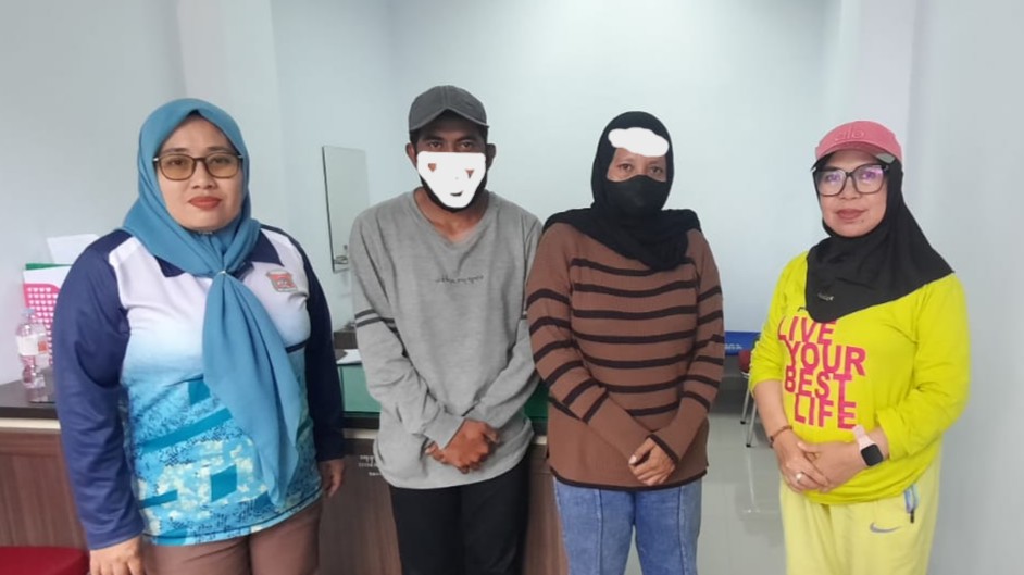 Dinsos Sulbar Fasilitasi Kepulangan Dua Warga Terlantar Asal Samarinda dan Barru