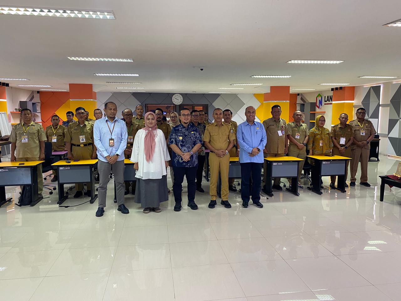 24 Pejabat Mamuju Tengah Jalani Uji Kompetensi, Inspektur Sulbar Lakukan Penilaian dan Tekankan Integritas  