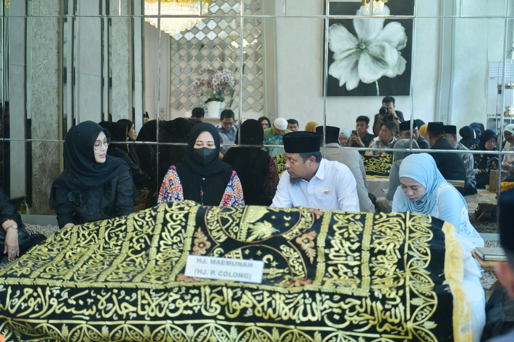 Duka Mendalam Selimuti Keluarga Besar Wagub Fatmawati Rusdi, Ibunda Tercinta Berpulang